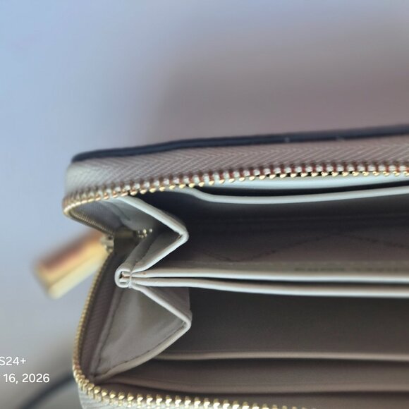 MICHAEL KORS PEBBLE LEATHER CROSSBODY & WALLET - Picture 7 of 15